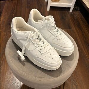 No Boundaries White Memory Foam Sneakers